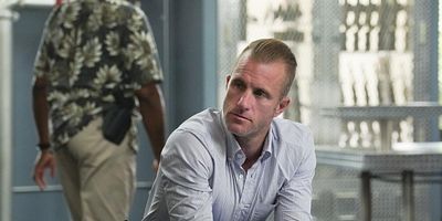 Poster der Serie Dunkle Wolken