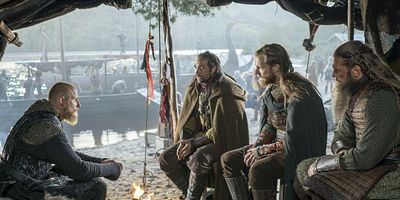 Poster der Serie Ghosts, Gods and Running Dogs