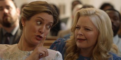 Poster der Serie A Party Invitation, Football Grapes and an Earth Chicken