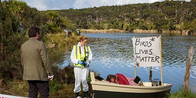 Poster der Serie Dead Men Don't Shoot Ducks