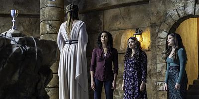 Poster der Serie Breaking the Cycle