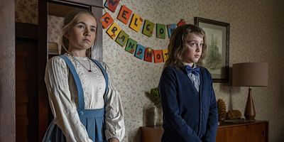 Poster der Serie Off With Her Head