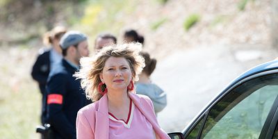 Poster der Serie Souvent le feu éteint dort sous la cendre