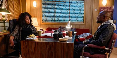 Poster der Serie Cross My Heart and Hope to Lie