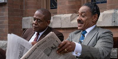 Poster der Serie Mit allen erforderlichen Mitteln