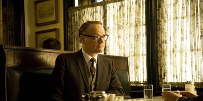 Poster der Serie Commissions and Fees