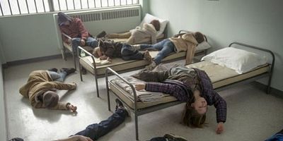 Poster der Serie Us vs. Them