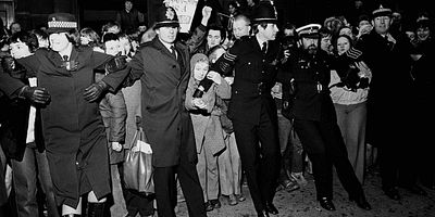 Poster der Serie Out of the Shadows