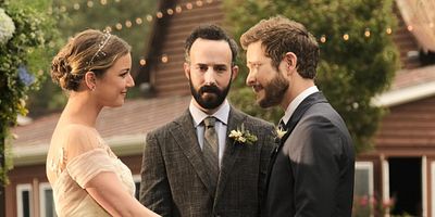 Poster der Serie A Wedding, A Funeral