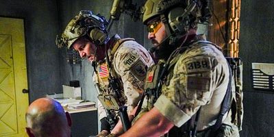 Poster der Serie Erweiterte Verhörtechnik