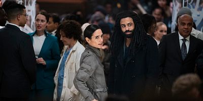 Poster der Serie Schwelen unter der Oberfläche