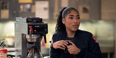 Poster der Serie Lügen und Geheimnisse