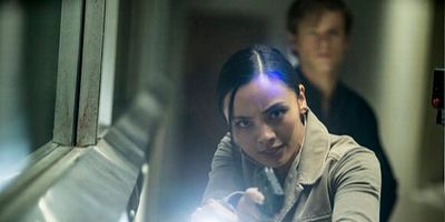 Poster der Serie SOS + Hazmat + Ultrasound + Frequency + Malihini