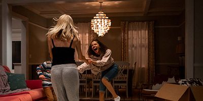 Poster der Serie It's a Face Not a Mask