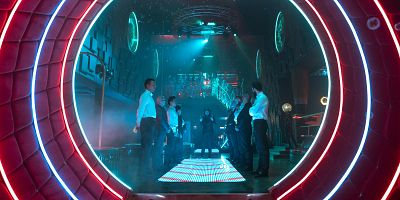 Poster der Serie Paralleluniversum