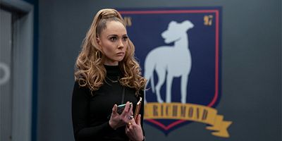 Poster der Serie Inventing the Pyramid of Success