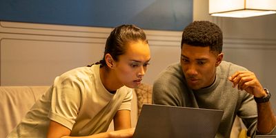 Poster der Serie Secrets As Weapons