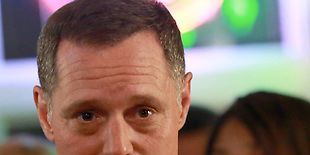 Poster der Serie Stepping Stone