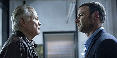 Poster der Serie The Bag Or The Bat