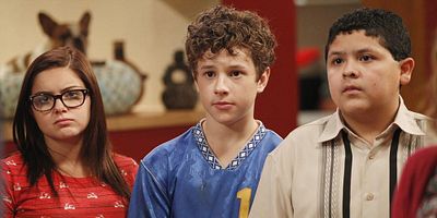 Poster der Serie Farm Strong