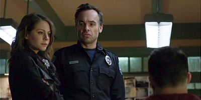 Poster der Serie Keep Your Enemies Closer