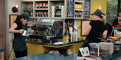 Poster der Serie And The Group Head