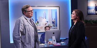 Poster der Serie Things Meant To Be Bent Not Broken