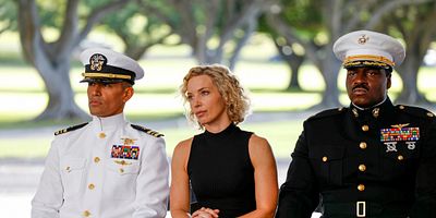 Poster der Serie Shallow Grave, Deep Water