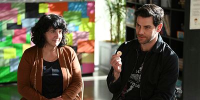 Poster der Serie Fingers Crossed