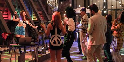 Poster der Serie Something Unpredictable, But In The End It's Right