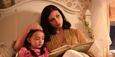 Poster der Serie All That Glitters