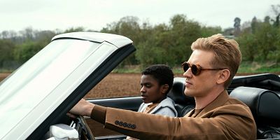 Poster der Serie Playing House