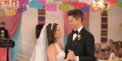 Poster der Serie Wedding Bouquet, $125