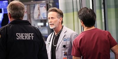 Poster der Serie The Clothes Make The Man... Or Do They?