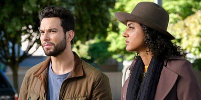 Poster der Serie So Help Me Pod