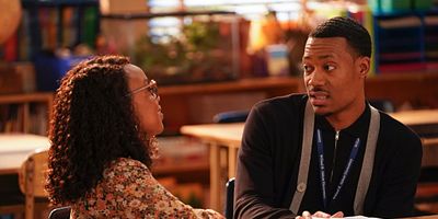 Poster der Serie Egg Drop