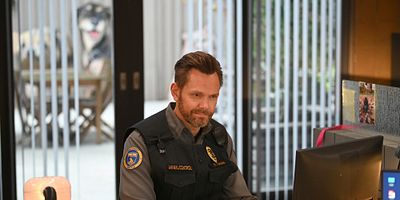 Poster der Serie Rabbits and Pythons