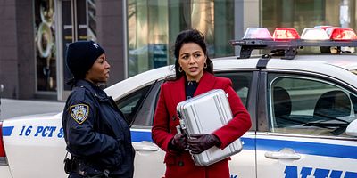 Poster der Serie A Diplomatic Solution