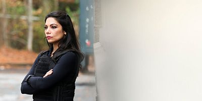 Poster der Serie Unfamiliar Partnerships