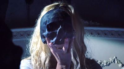 In 3 Tagen werden Penisse (!) abgerissen und Orgien gefeiert: Trailer zum Horrorfilm "Hinter den Augen die Dämmerung"