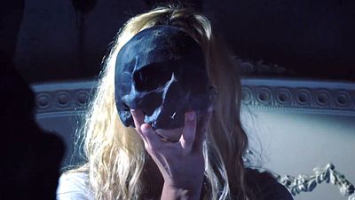 bild aus der news In 3 Tagen werden Penisse (!) abgerissen und Orgien gefeiert: Trailer zum Horrorfilm "Hinter den Augen die Dämmerung"