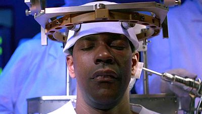 bild aus der news Dieser Sci-Fi-Actionfilm mit Denzel Washington und Russell Crowe sollte es mit "Terminator" aufnehmen  – heute ist er fast vergessen!