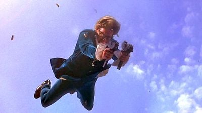 bild aus der news Streaming-Tipp: Vergesst James Bond! Dieses Sequel eines der größten Kultfilme der 90er hat die vielleicht beste Eröffnungsszene aller Zeiten!