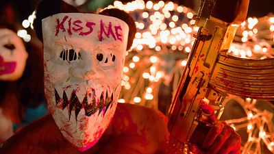 bild aus der news Mit Stars aus "Top Gun: Maverick" und "Phantastische Tierwesen": Wird das die lüsterne Antwort auf "The Purge"?