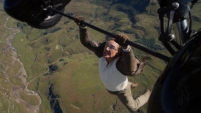 bild aus der news Für "Mission: Impossible 8"-Stunt, den er 16 (!) Mal drehen musste: Tom Cruise schafft es ins Guinnessbuch der Rekorde!