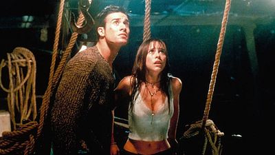 bild aus der news Jennifer Love Hewitt und Freddie Prinze Jr. kehren in Kult-Horror-Sequel zurück: Erste Bilder zum neuen "Ich weiß, was du letzten Sommer getan hast"