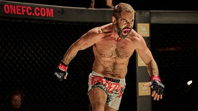 bild aus der news Russell Crowe hat einen brutalen MMA-Actionfilm mit einen Ausnahme-Fighter gemacht – hier ist der neue Trailer zu "Beast"