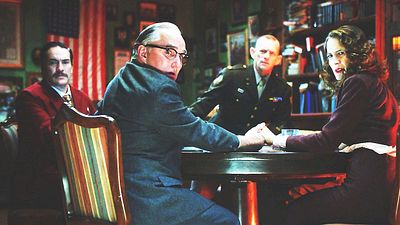 bild aus der news Im Trailer zum historischen Horror-Drama "Brooklyn 1945" geht eine Geisterbeschwörung grauenhaft schief