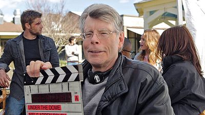 bild aus der news Stephen King von einer völlig anderen Seite: Der Horror-Meister hatte einen seiner seltenen Filmauftritte ausgerechnet in einer RomCom