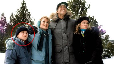 bild aus der news Vor 36 Jahren machte er seine ersten Schritte in einer Kult-Komödie, heute ist er einer der größten Sitcom-Stars: Habt ihr ihn erkannt?